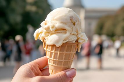 Où fondre de plaisir ? Les glaciers incontournables de l’été à Paris